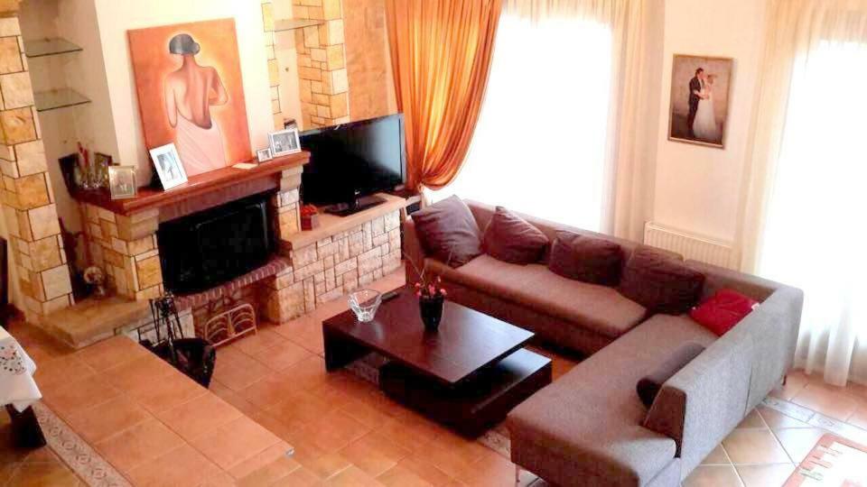 Platanos  Dorothea'S Villa מראה חיצוני תמונה