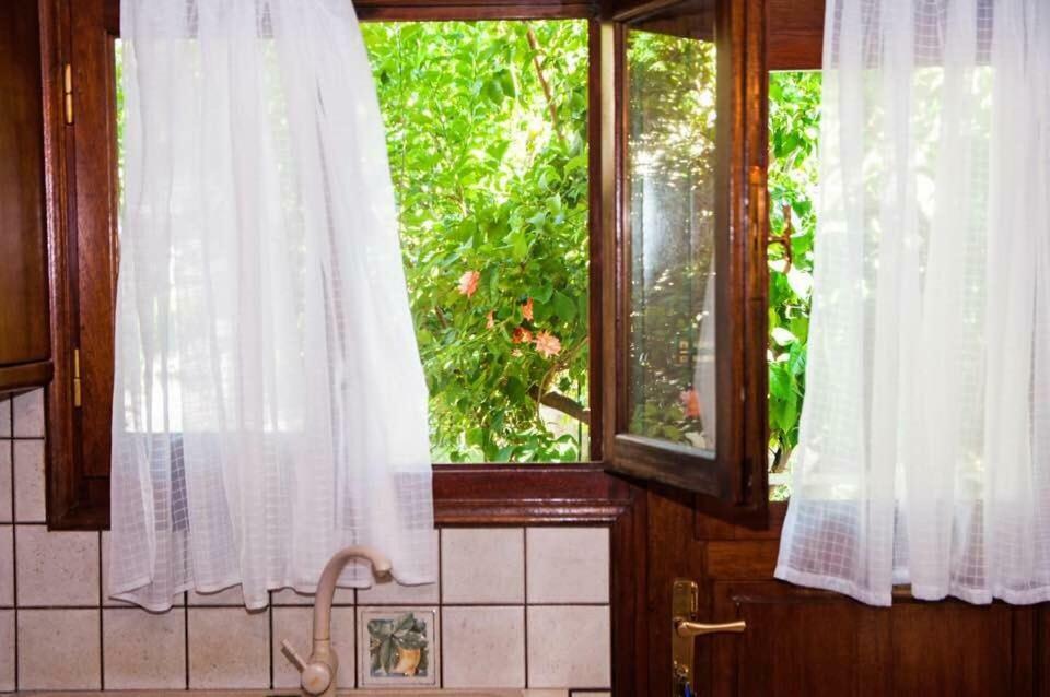 Platanos  Dorothea'S Villa מראה חיצוני תמונה