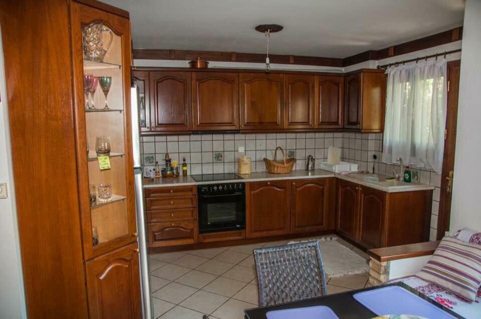 Platanos  Dorothea'S Villa מראה חיצוני תמונה