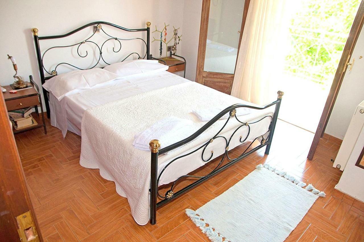 Platanos  Dorothea'S Villa מראה חיצוני תמונה