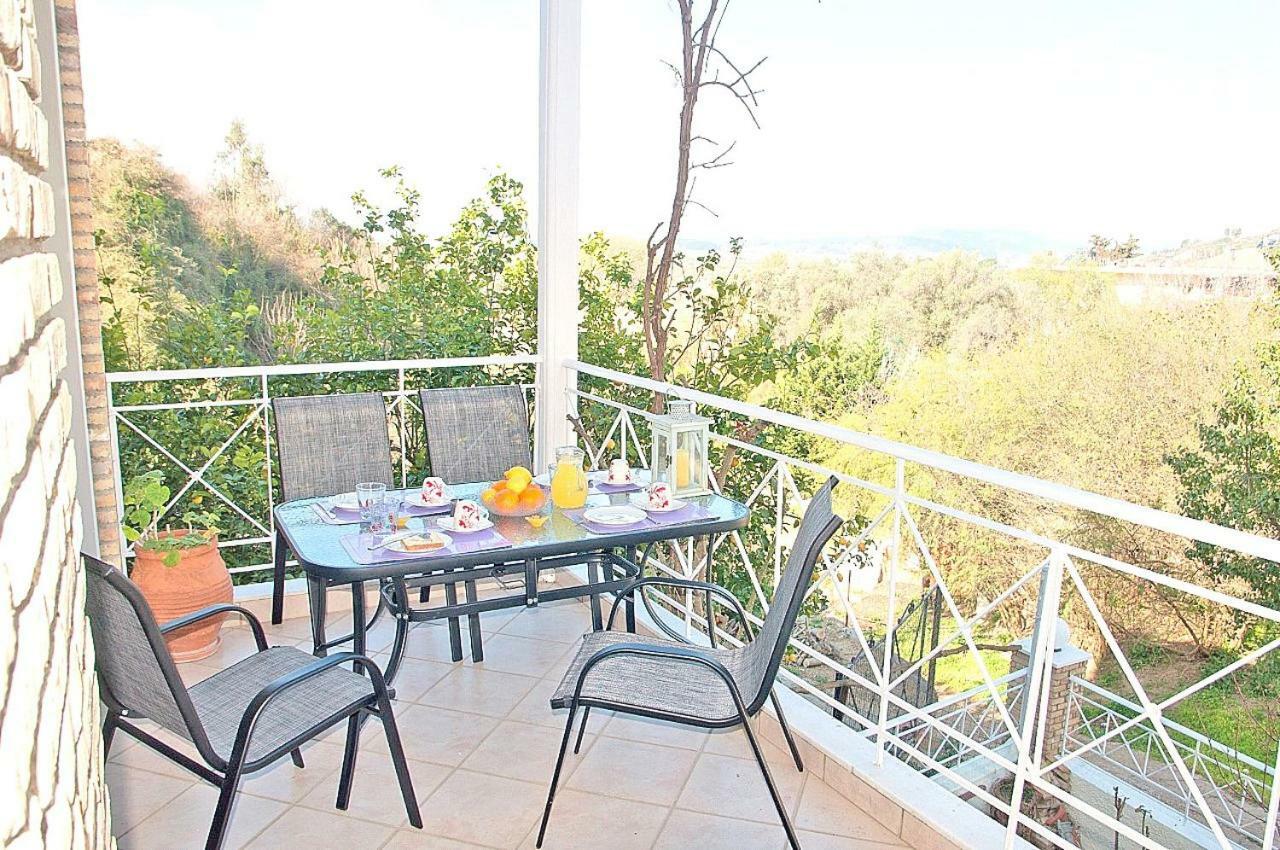 Platanos  Dorothea'S Villa מראה חיצוני תמונה
