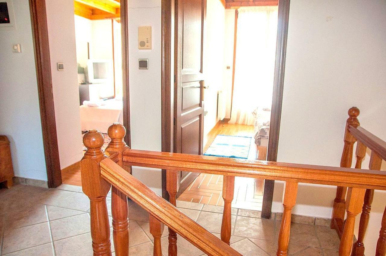 Platanos  Dorothea'S Villa מראה חיצוני תמונה