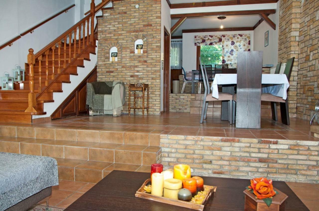 Platanos  Dorothea'S Villa מראה חיצוני תמונה