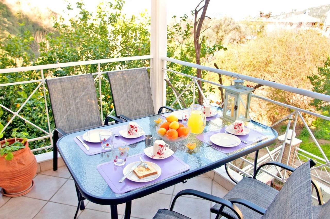 Platanos  Dorothea'S Villa מראה חיצוני תמונה